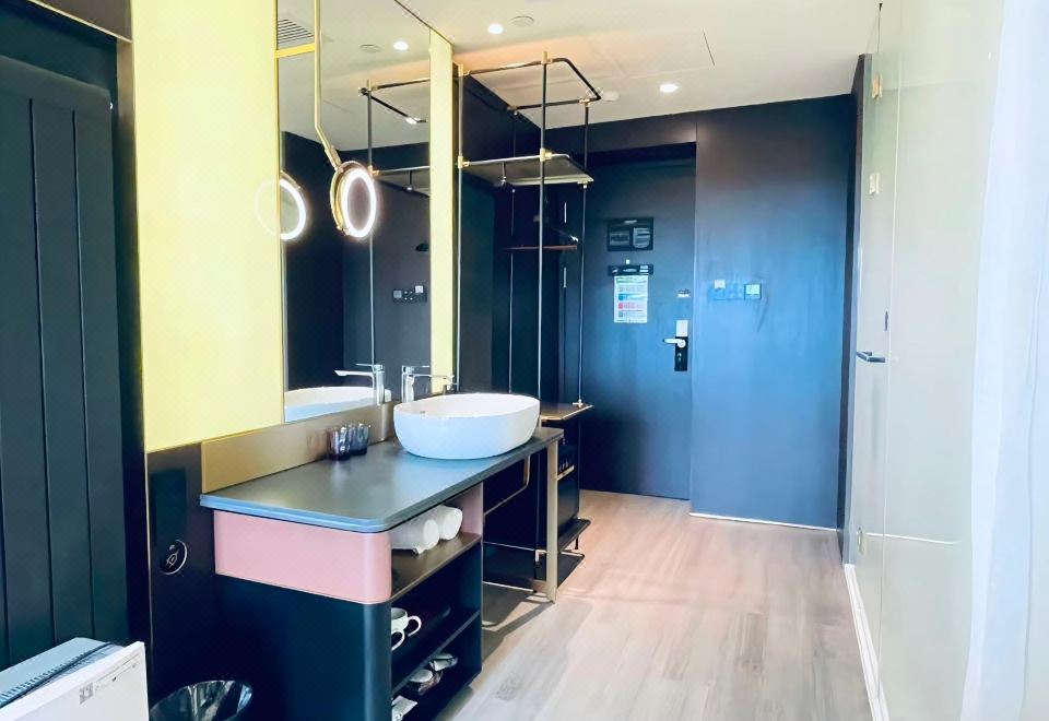 CitiGO Hotel Nanluoguxiang BeijingHuanyi Parent-child Queen Room(Fridge)