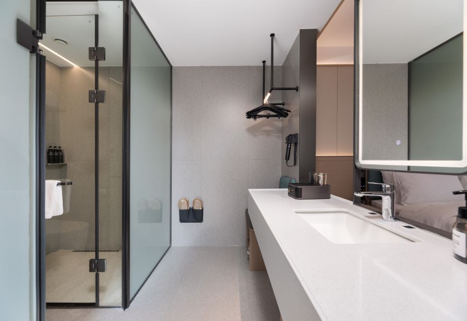 巨幕·影音茶艺房（巨幕投屏+ 独立茶桌）