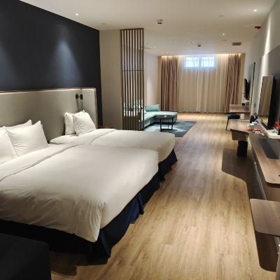 高級房 大床 無障礙 廈門臨港智選假日飯店（高崎機場店）優惠