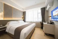 Holiday Inn Golden Hyatt (Yanji Yanbian University Department Store)