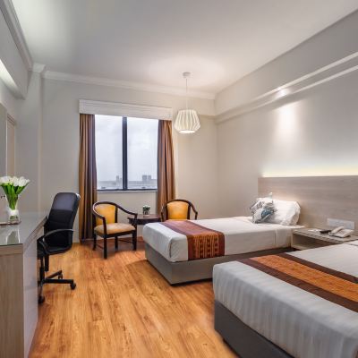 Superior Twin Room (Newly Renovated, No Bathtub) Kupon Crystal Crown Hotel
