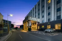 VOYAGE INTERNATIONAL HOTEL (Capital Airport New National Exhibition Store)