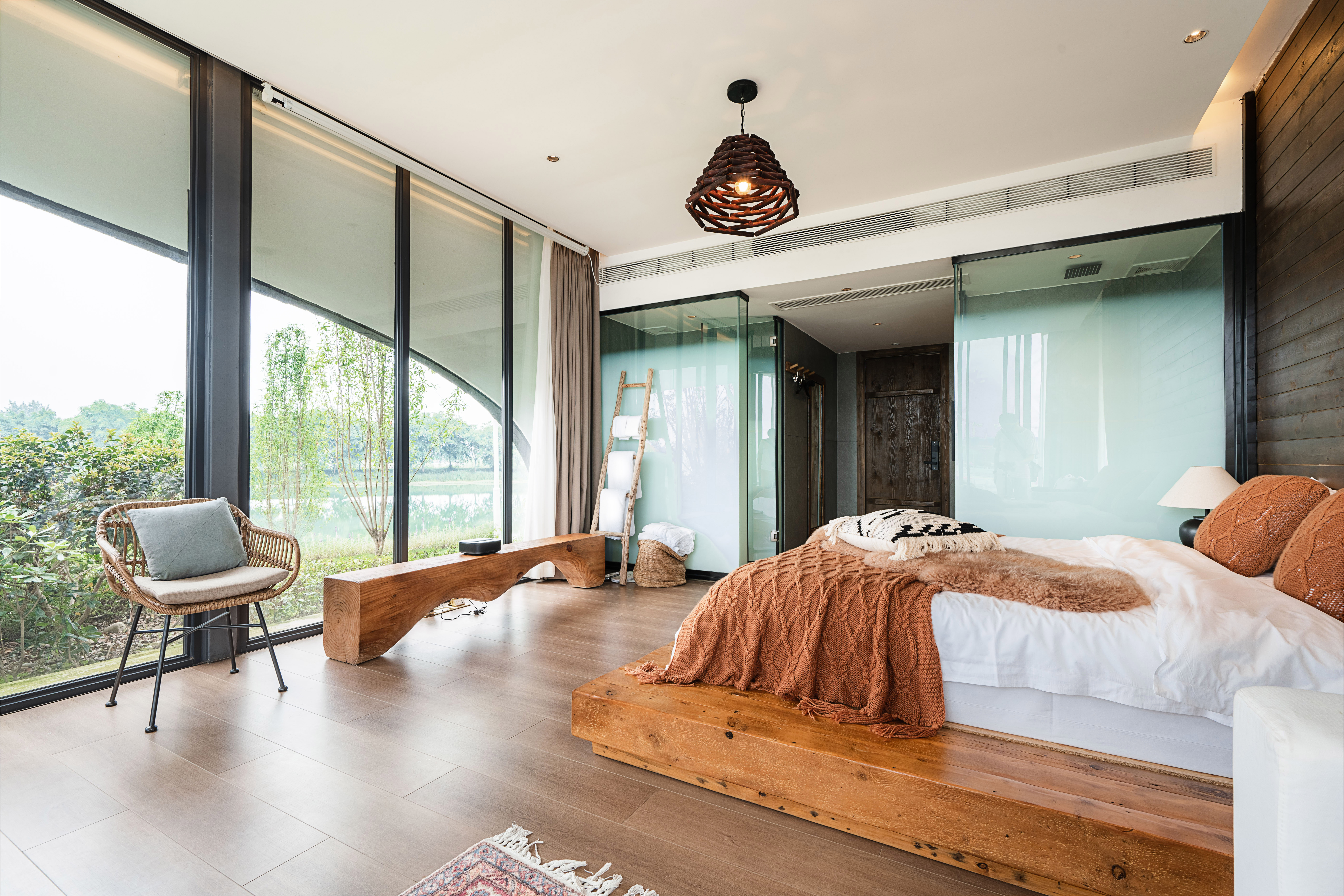 云端·360°湖景尊享私湯大床房「4K投影·湖景花園」