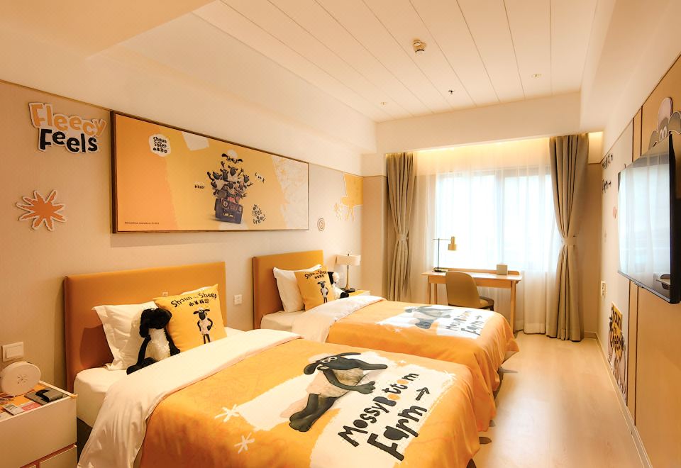 Bejing Yanqing Alpine Skiing Resort HotelShaun The Lamb Themed - Quadruple Beds Room