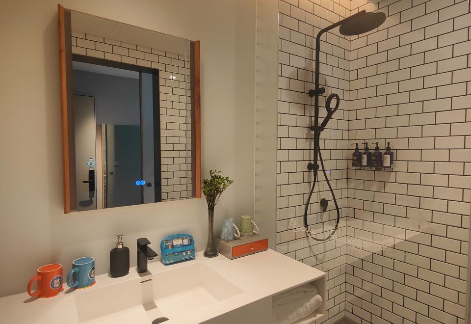 Pagoda Hotel, Baoan,Qianhai, ShenzhenFamily-friendly 2-bed Room