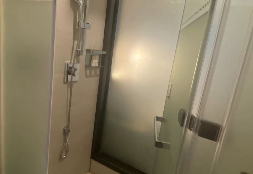 高級雙床房（（慕斯床墊+零壓枕頭+mini吧+無窗）