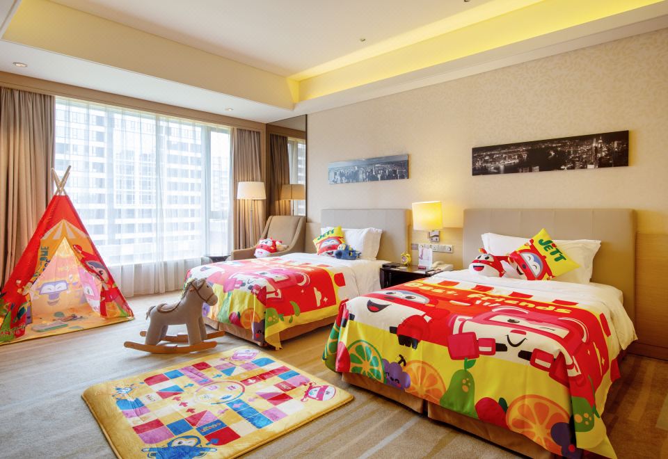 Crowne Plaza Guangzhou HuaduSuper Wings Kids Theme Room-Two Beds