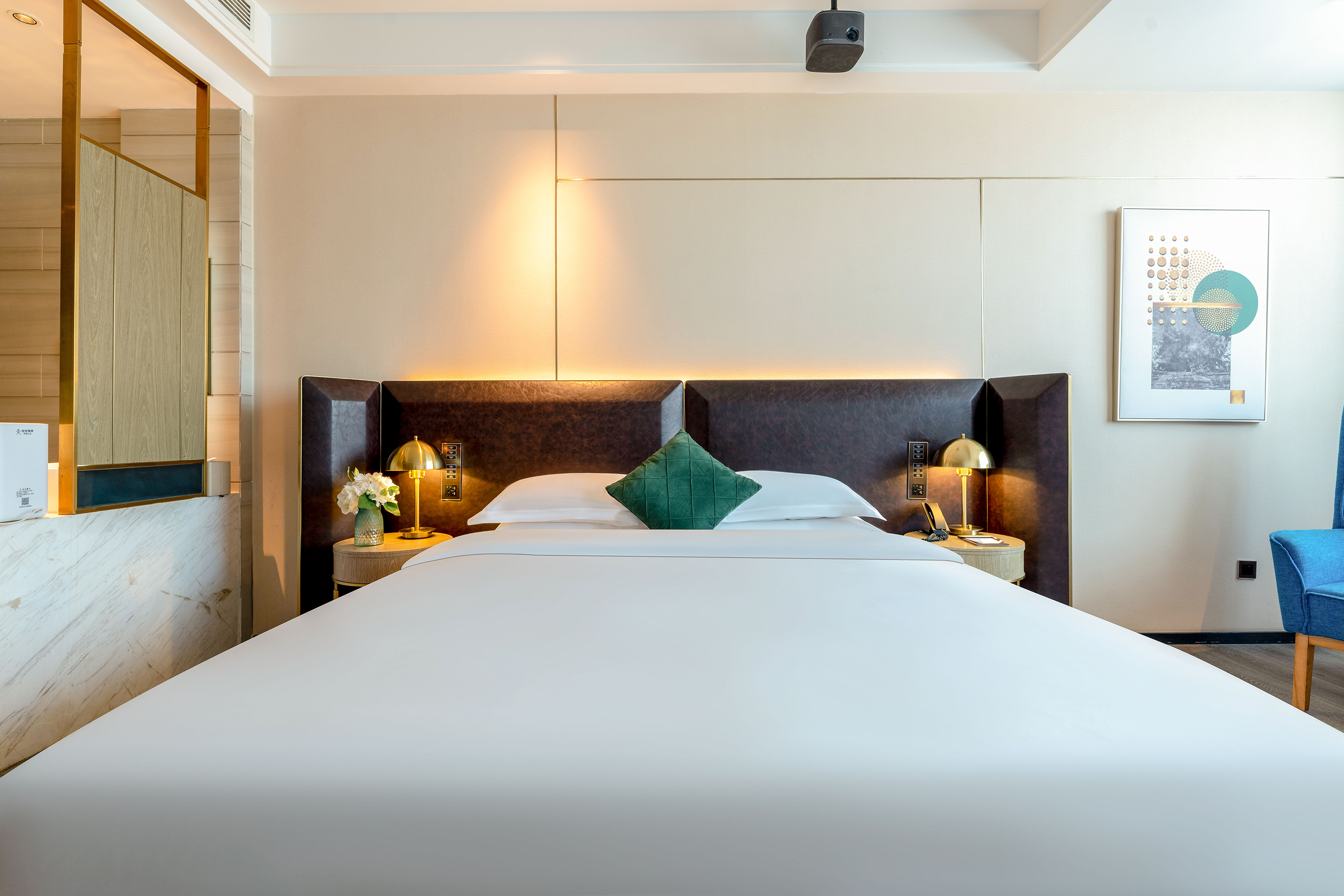 Yi Shi Double Bed Room (Humidifier + Smart Guest Control + Sky City-View)