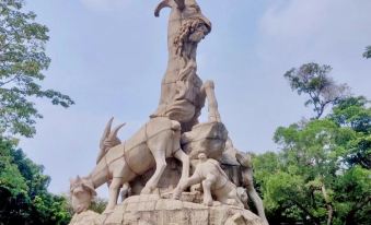Insail Hotel ( Guangyuanxincun Jingtai Pedestrian Street Guangzhou) - Housity