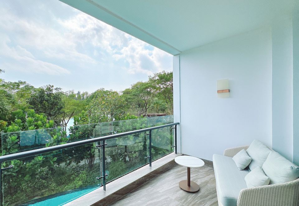 Vaperse Hainan Clear Water BayElegant Room-King Bed 