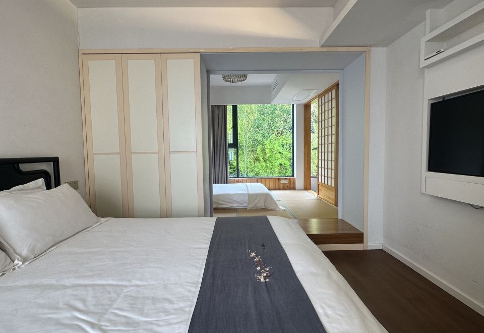 Deluxe Loft Suite