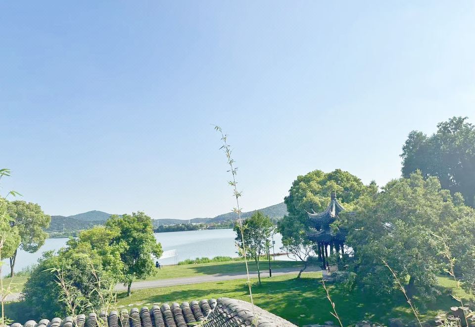 日式湖景养生套房