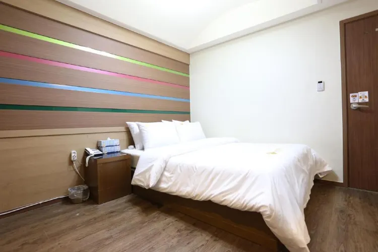 ห้องซูพีเรียร์ เตียงใหญ่ 1 เตียง