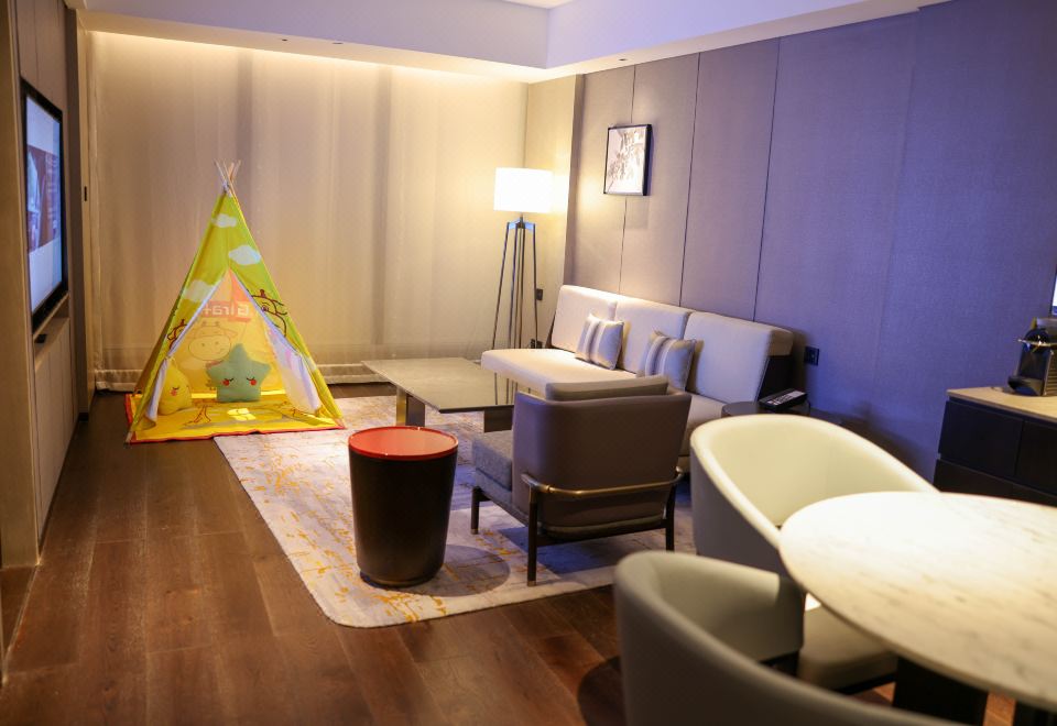 亲子嘉宾轩高级套房（大床）