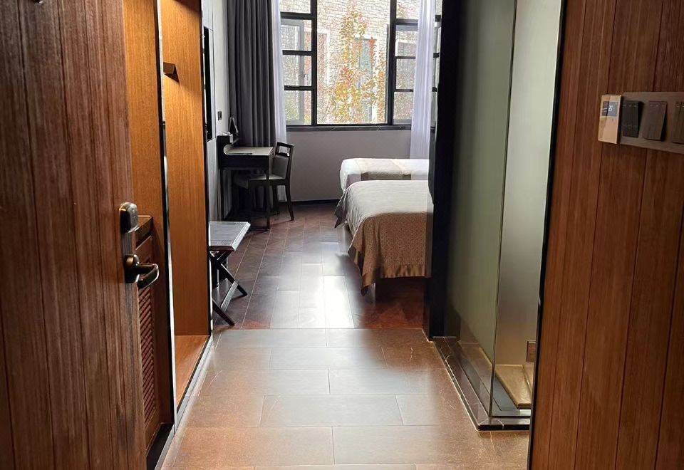 PINLAKE RESORTFamily Room With Garden View