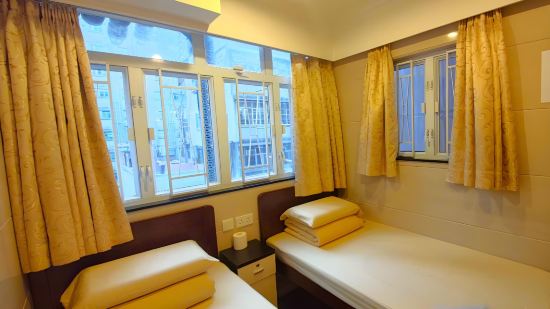 Wang Kei Hotel(Mong Kok MTR Exit D2)