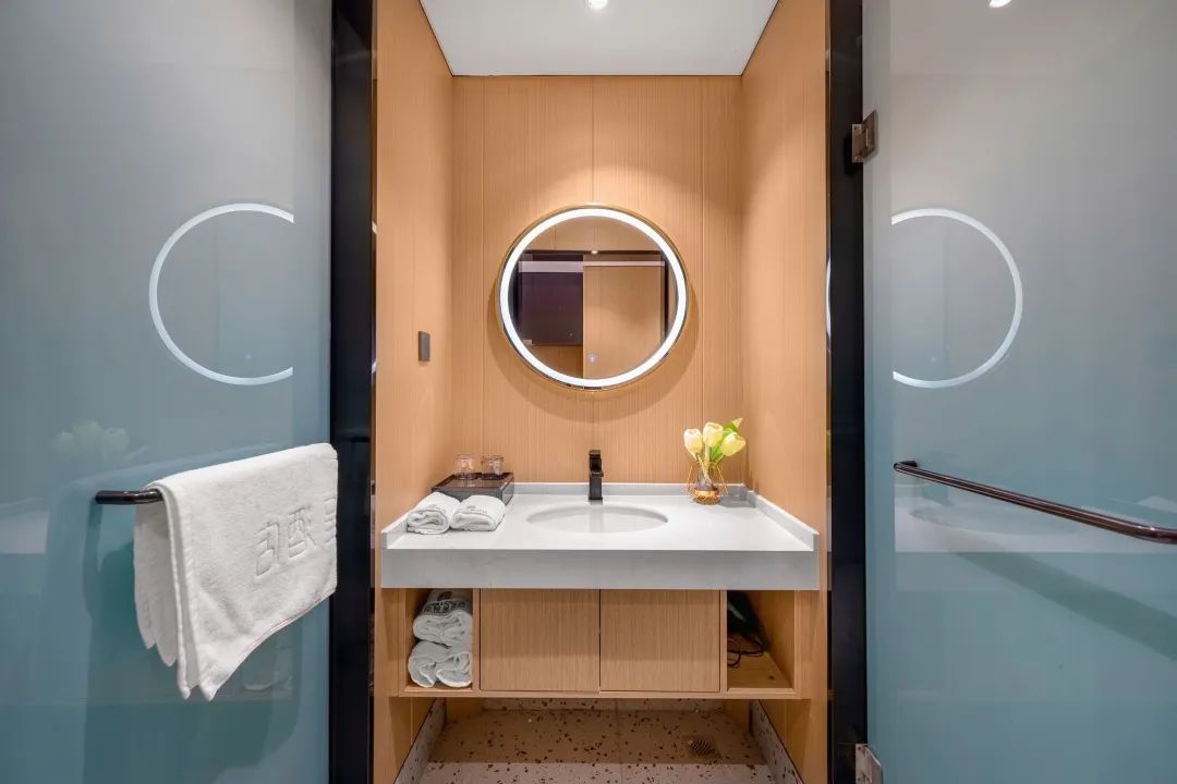 『轻呈』甄选家庭房（零压床垫+乾湿分离）