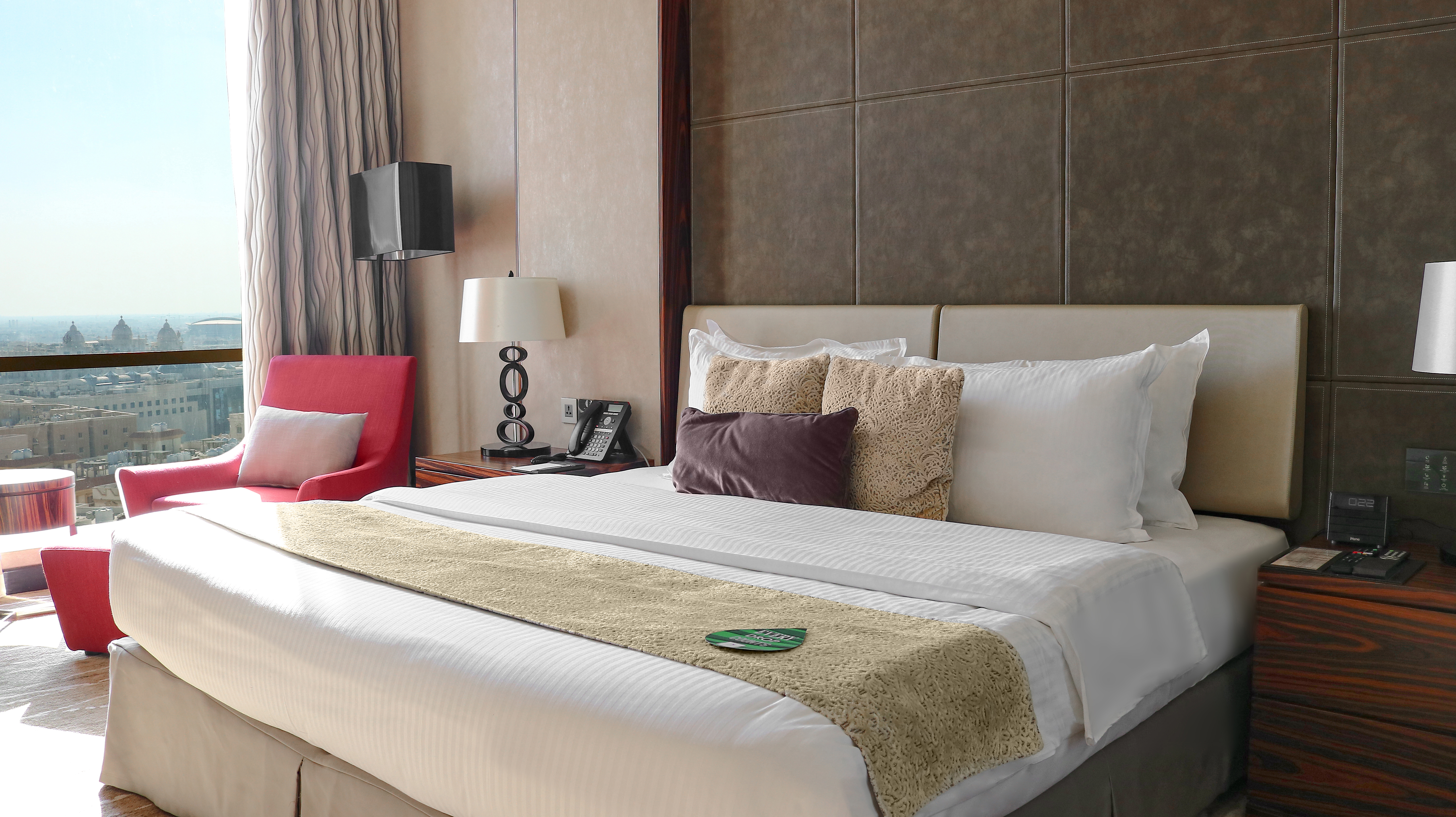 客房（1张特大床，无障碍）