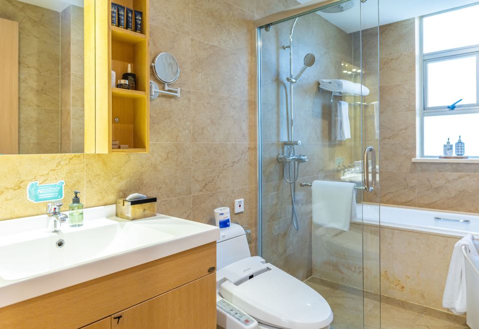 標準二室套房（洗烘一體機+衞洗麗+浴缸）