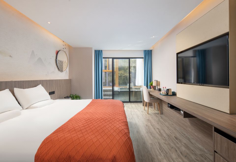 竹林氧吧·私享汤池温泉大床房（观景阳台+智能马桶）