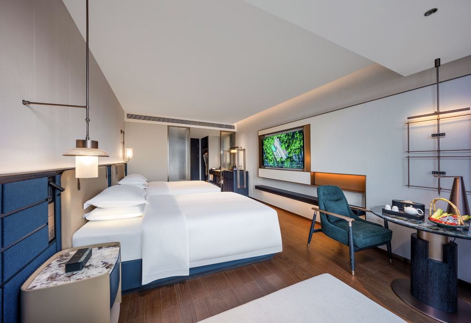 豪华江景双床房（窗外美景+安静好眠+Mini Bar）