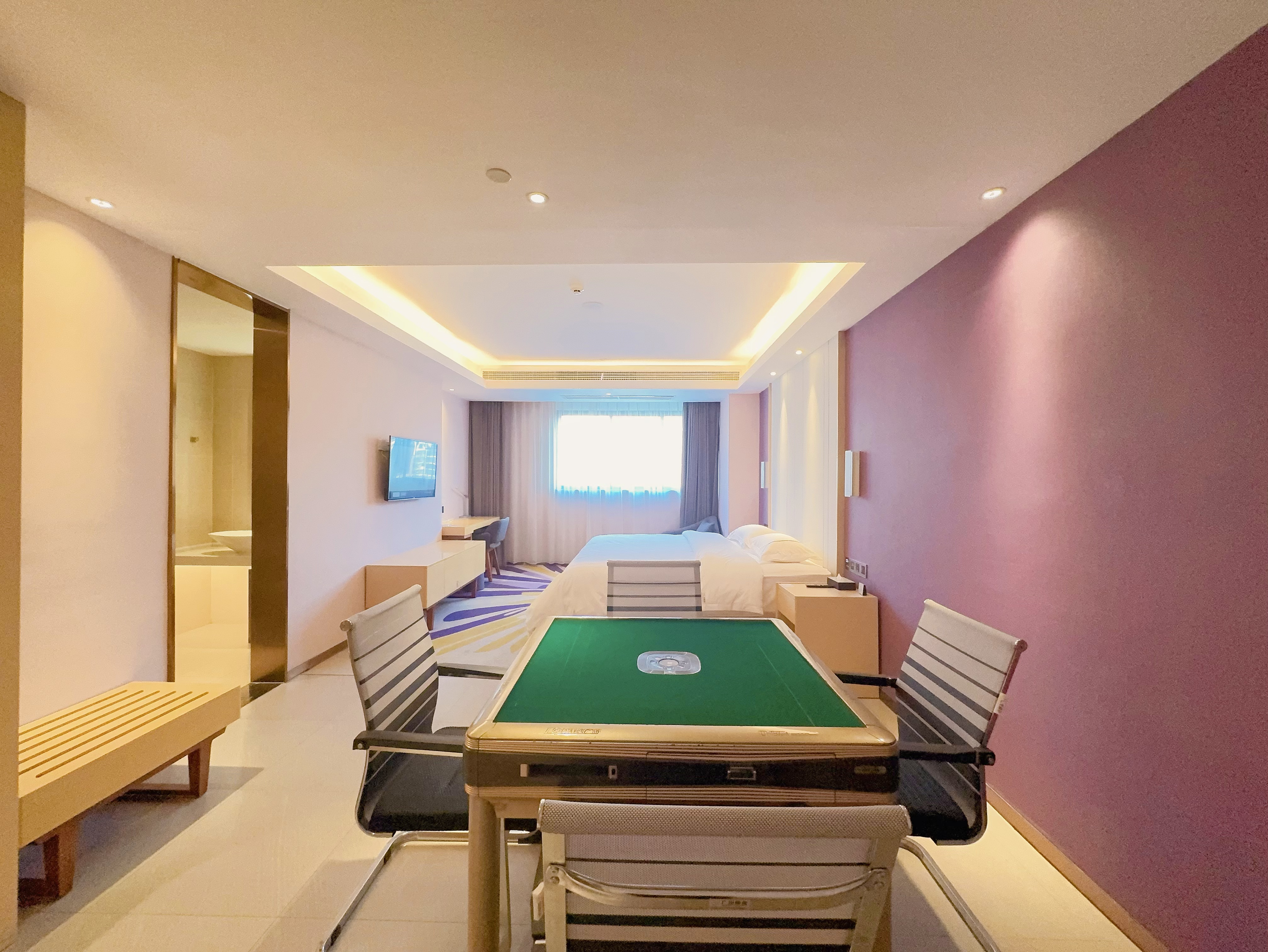 浪漫麻将优享房（慕思床垫＋手机投屏+舒枕好眠）