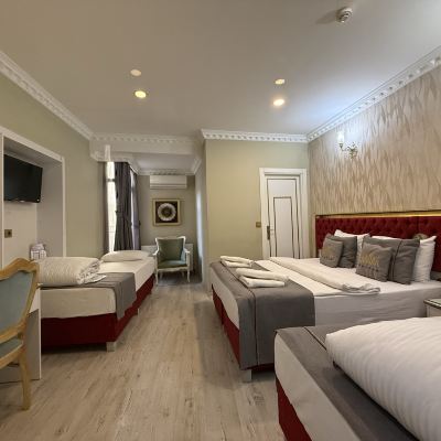 Design Triple Room Rhythm Hotel Promo Code