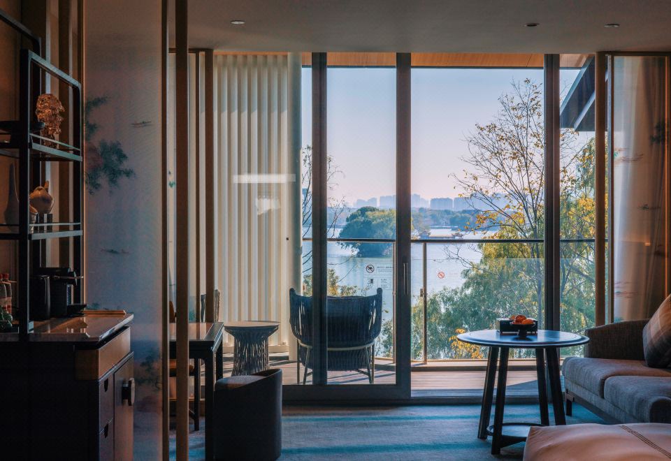 豪華湖景雙床房