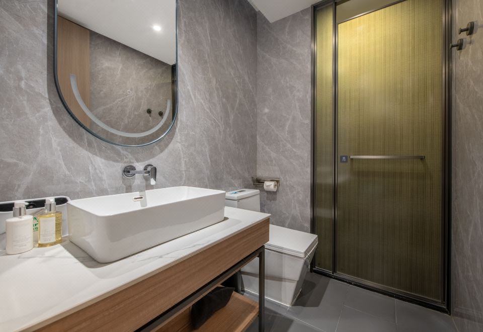 单卧套房（商务会客厅+Minbar+Happy Hour）