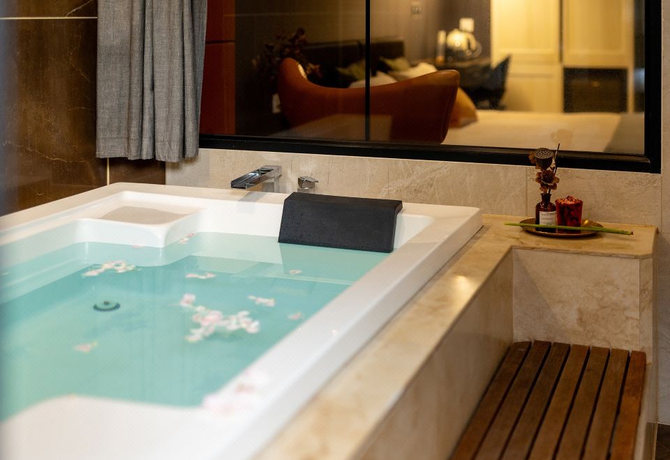 Fengcheng No.12 CourtyardQueen Room With Garden View