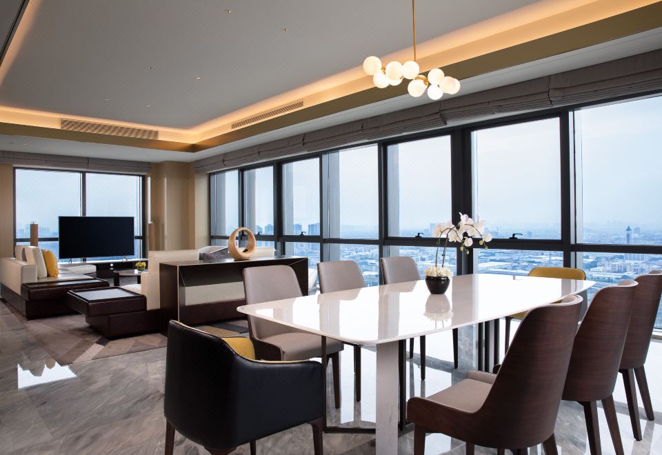 Crowne Plaza Foshan NanhaiPresidential Suite With Connecting Rooms