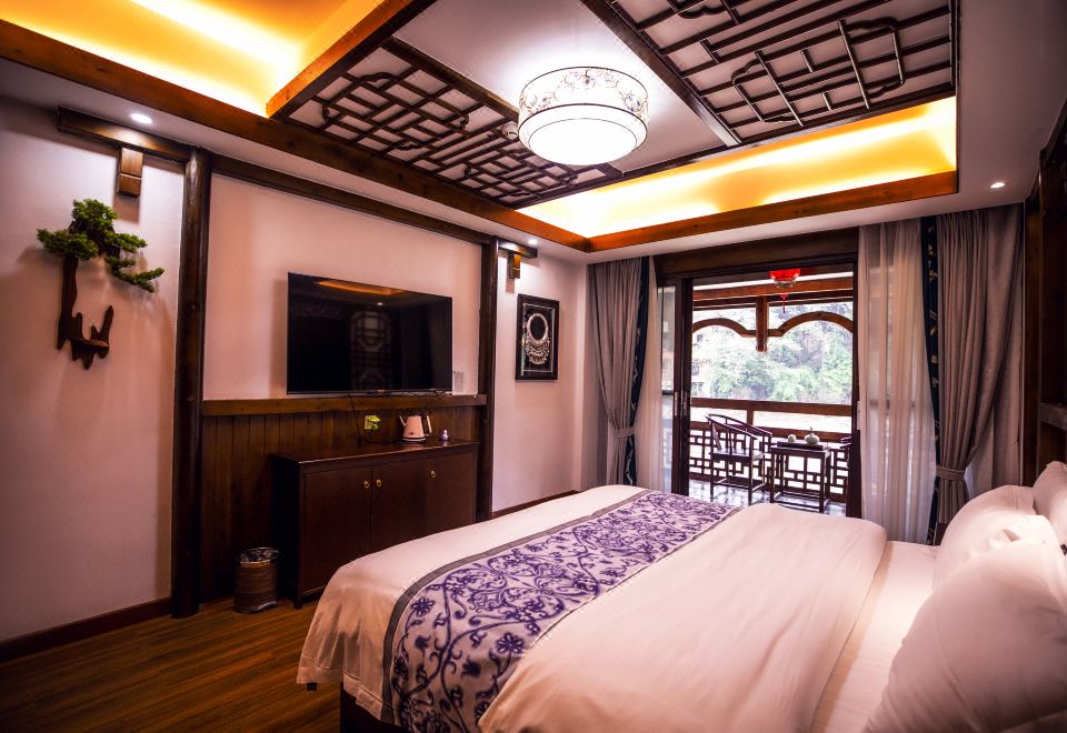 Furong Town Shuiyunxuan Inn (Furong Town Scenic Area)Guestroom - Near River (Double bed)