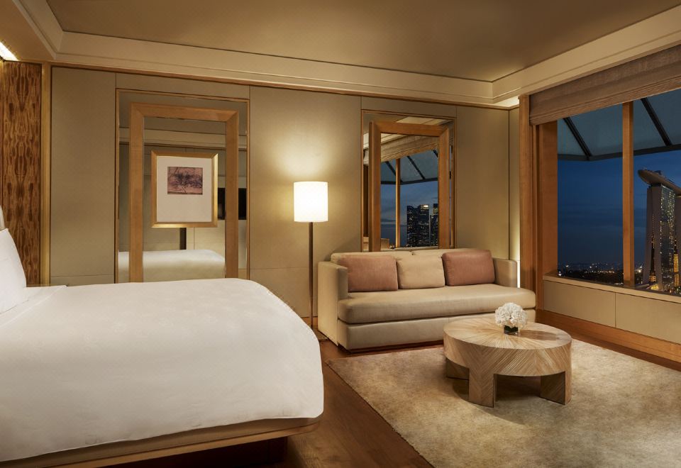 俱乐部豪华滨海湾景观特大床客房