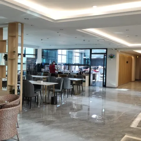 Nyima Haoyuan Grand Hotel