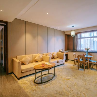 行政尊享套房（超大客廳一房一廳+茶具+冰箱+浴袍+體重秤+乾濕分離） 錦江都城酒店（中山興中廣場店）優惠