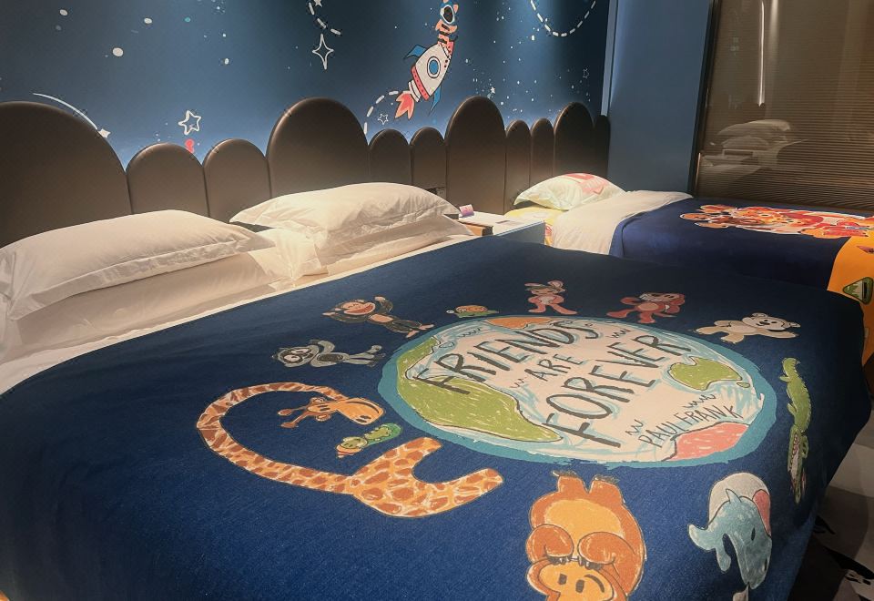 Wangfu Jinke Grand HotelInterstellar Exploration Family Theme Room