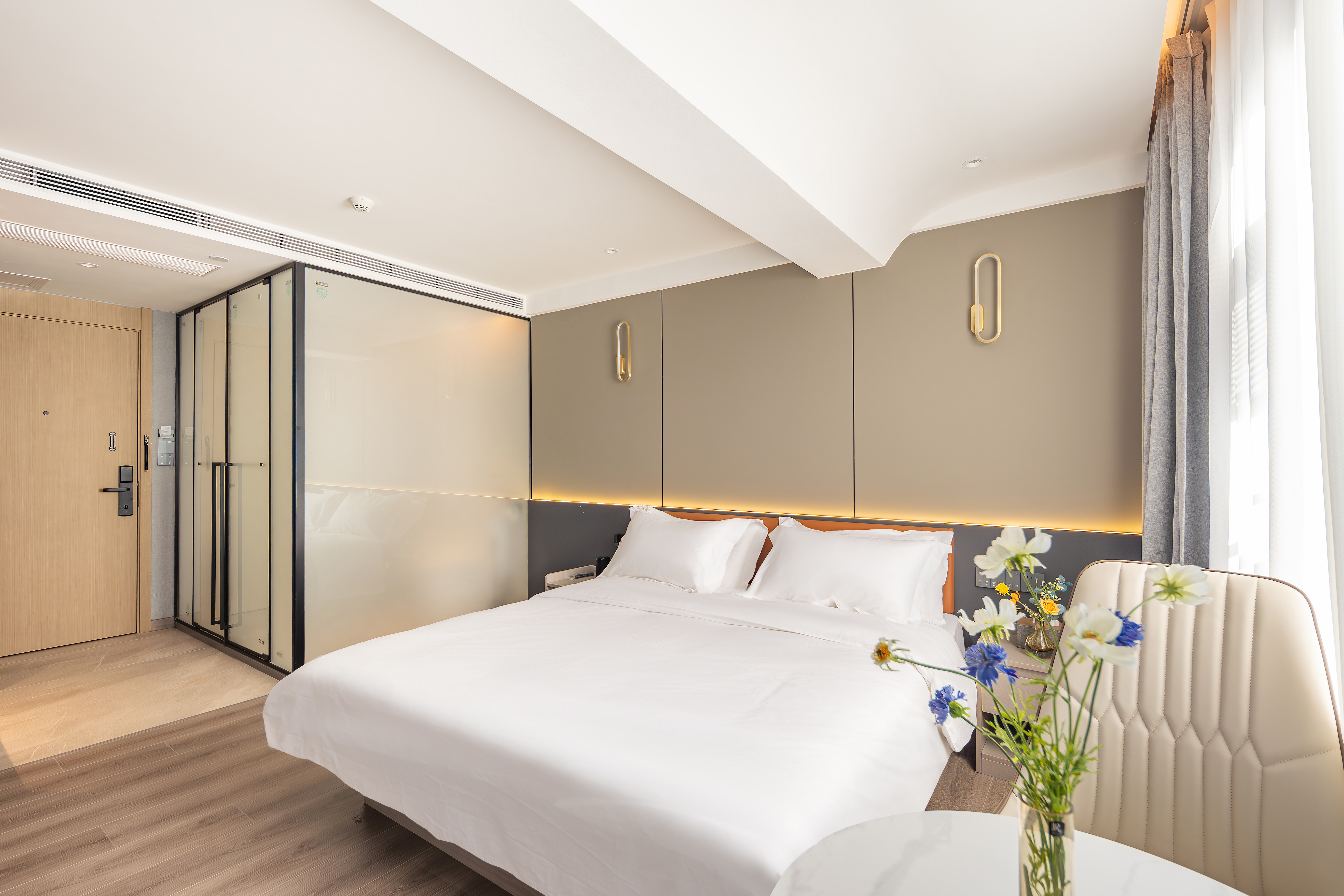 星都豪华大床房-智能投屏+小度智控+品质床垫+防蚊纱窗