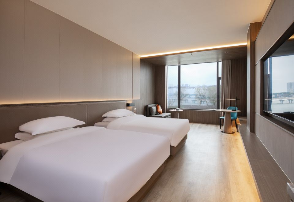 Century International Convention Center (Baijia Lake 1912)Exquisite Lake-view Standard Room (Electric Curtains + Smart Toilet + Bathroom With Dry-Wet Separation)