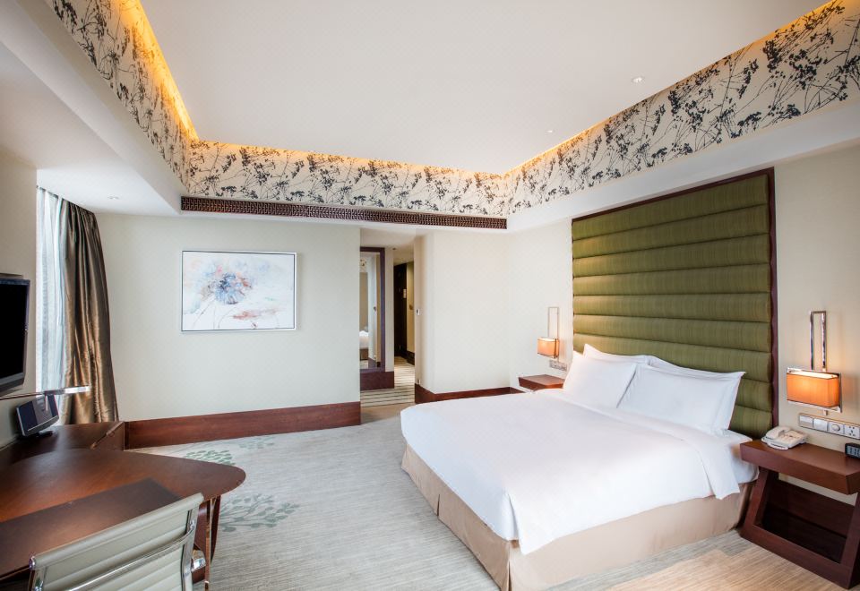 Crowne Plaza HefeiDeluxe Panoramic Room