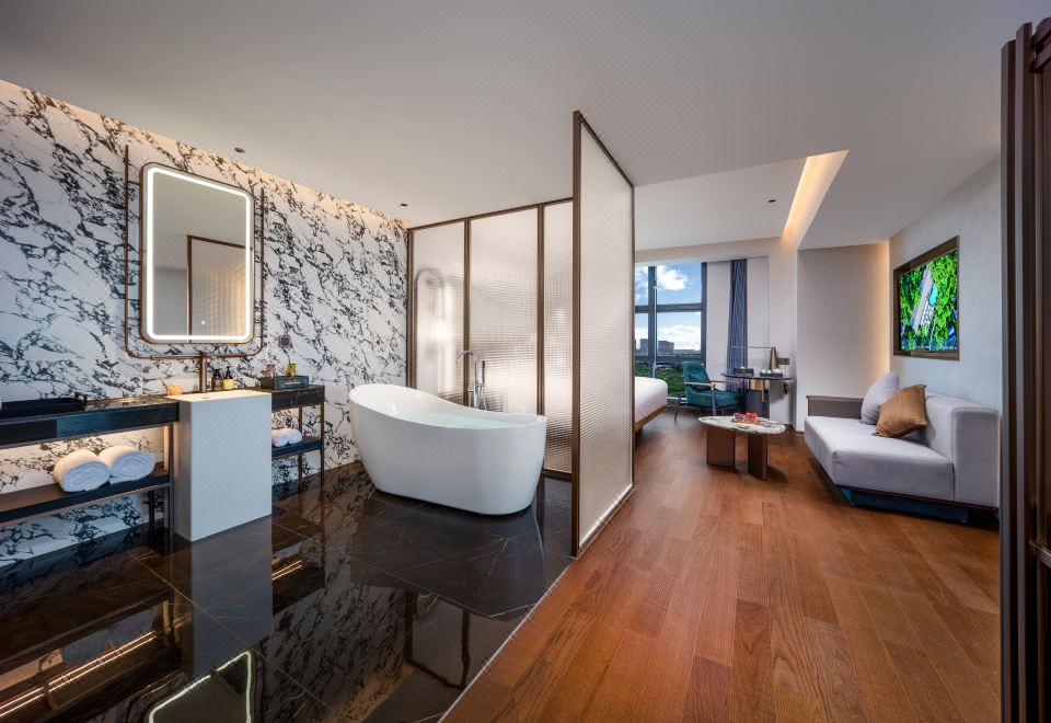 天际江景露台套房（天际观景露台+深泡浴缸+Mini Bar）