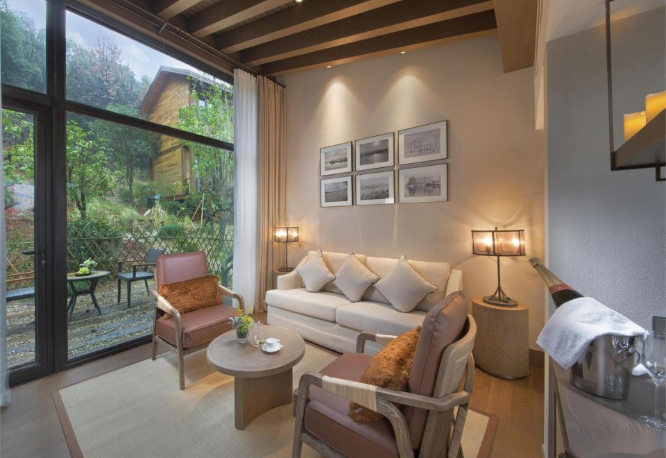 Hangzhou SENBO Nature Park and ResortStary Sky Suite