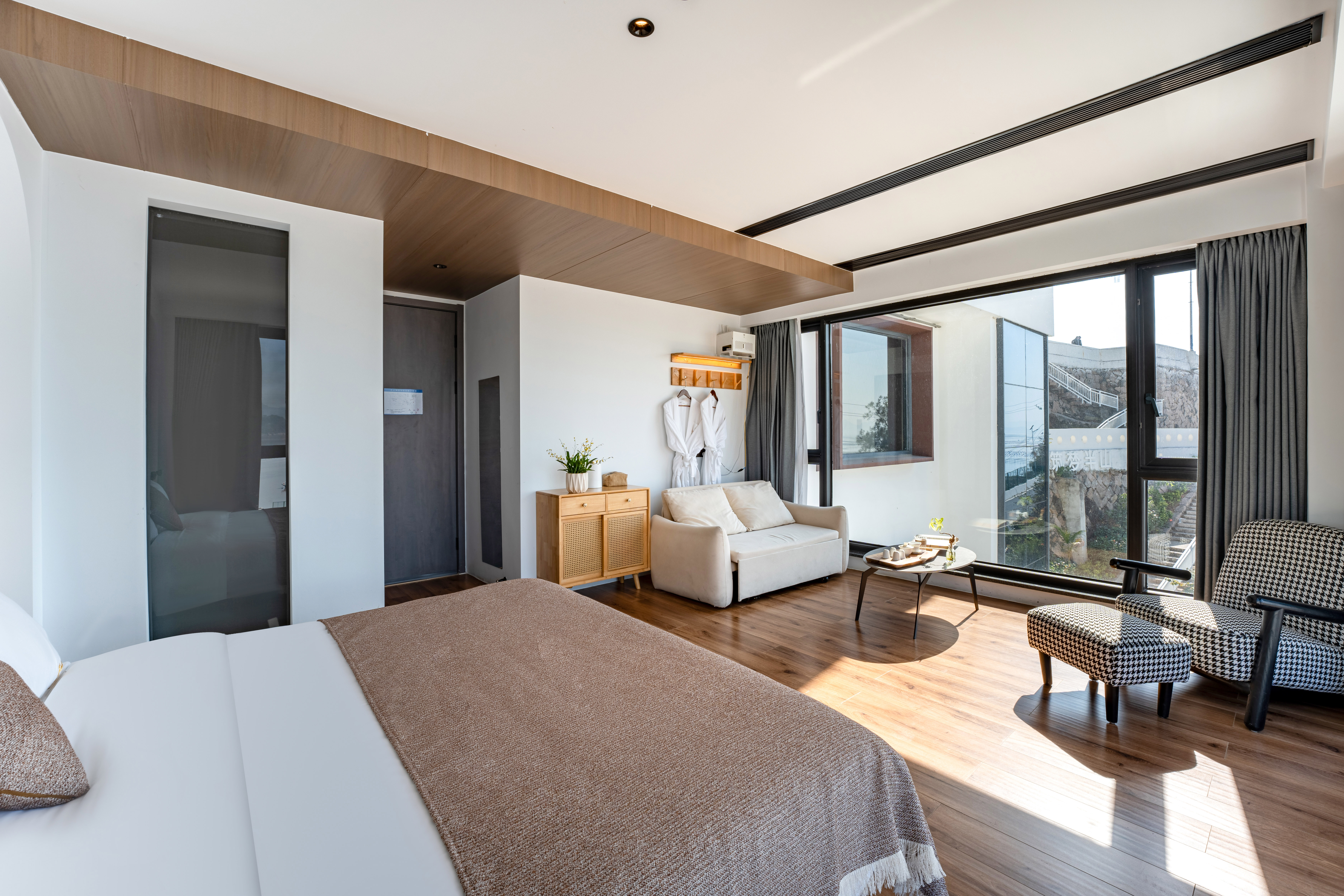 Floral Hotel·Xiapu Mid Mountain Lansu Hotel (Sansha Dongbi Store)半夏-270°海景大床房（双面采光+休闲沙发+东壁日落）