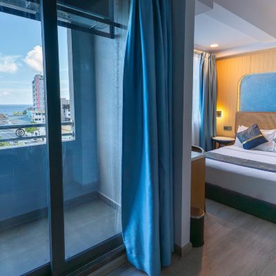Deluxe Suite With Sea View UMET Seaview Promo Code