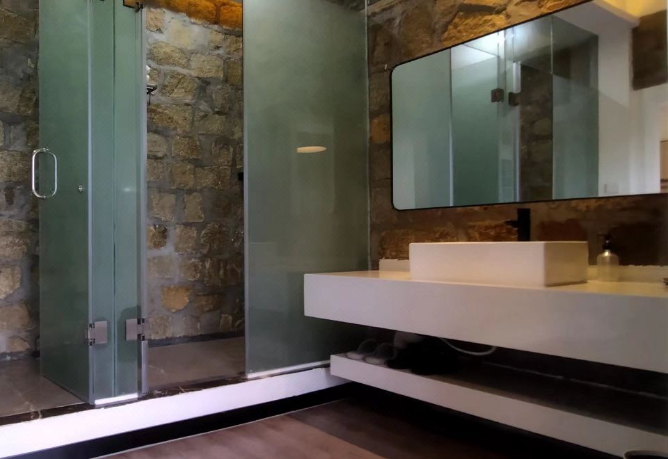 Lanchao Huajianshe Homestay (Zhuhai Guishan Island)Sea Of Clouds Light Luxury Seaview Honeymoon Suite