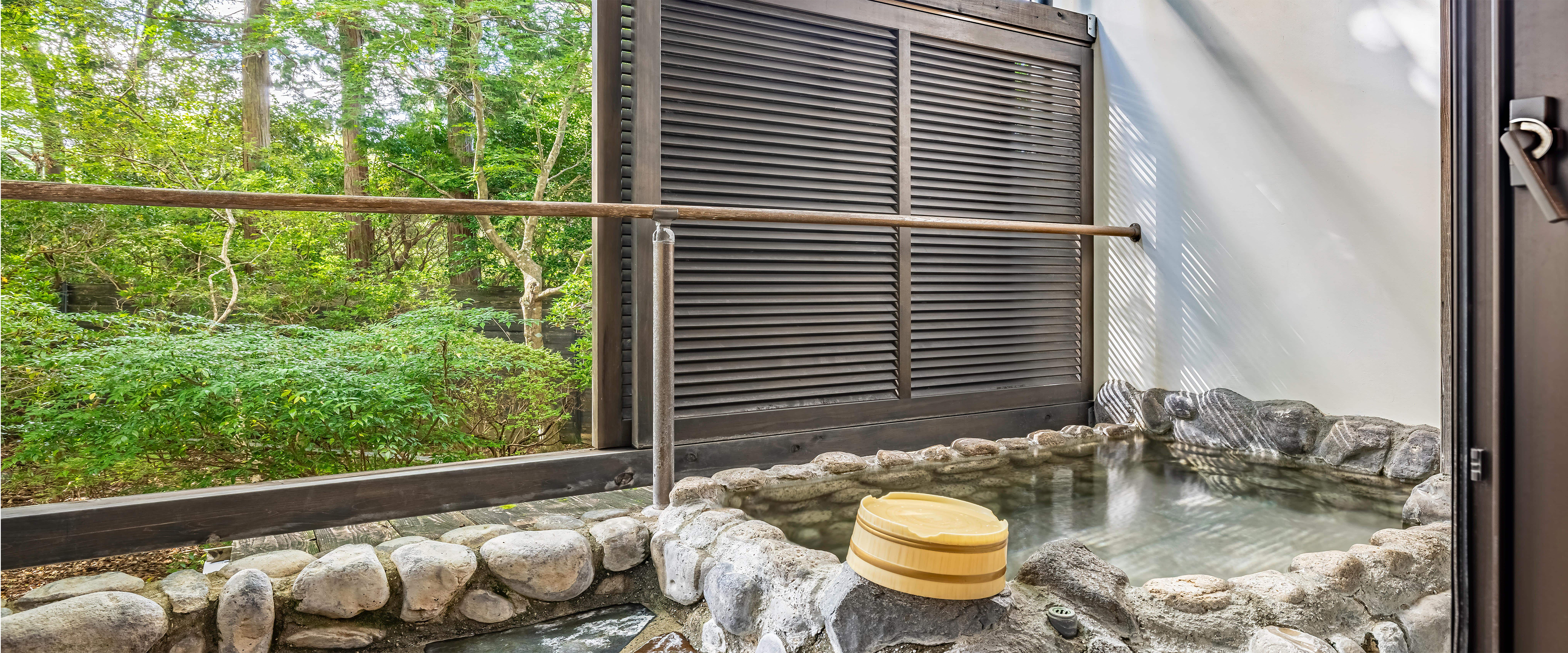 主樓一樓日式現代房（帶露天浴池）