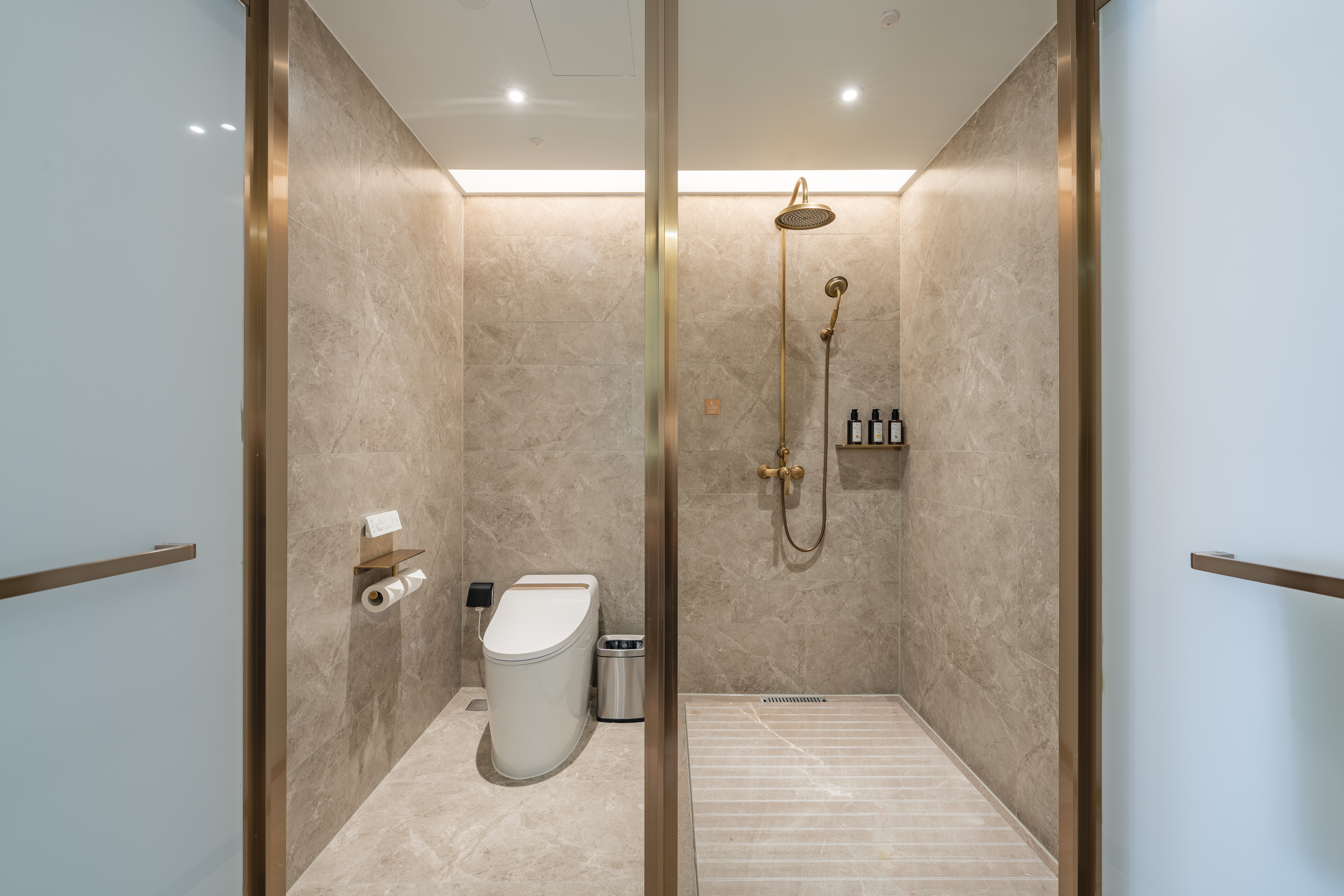 欢乐动物派对家庭套房（主题床品空气净化器智能马桶）