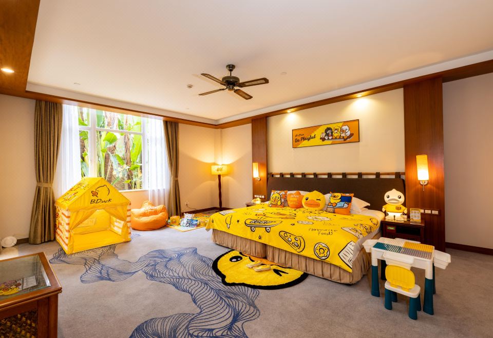 Hillview Golf Resort DongguanB.Duck Theme Family Double Bed Room