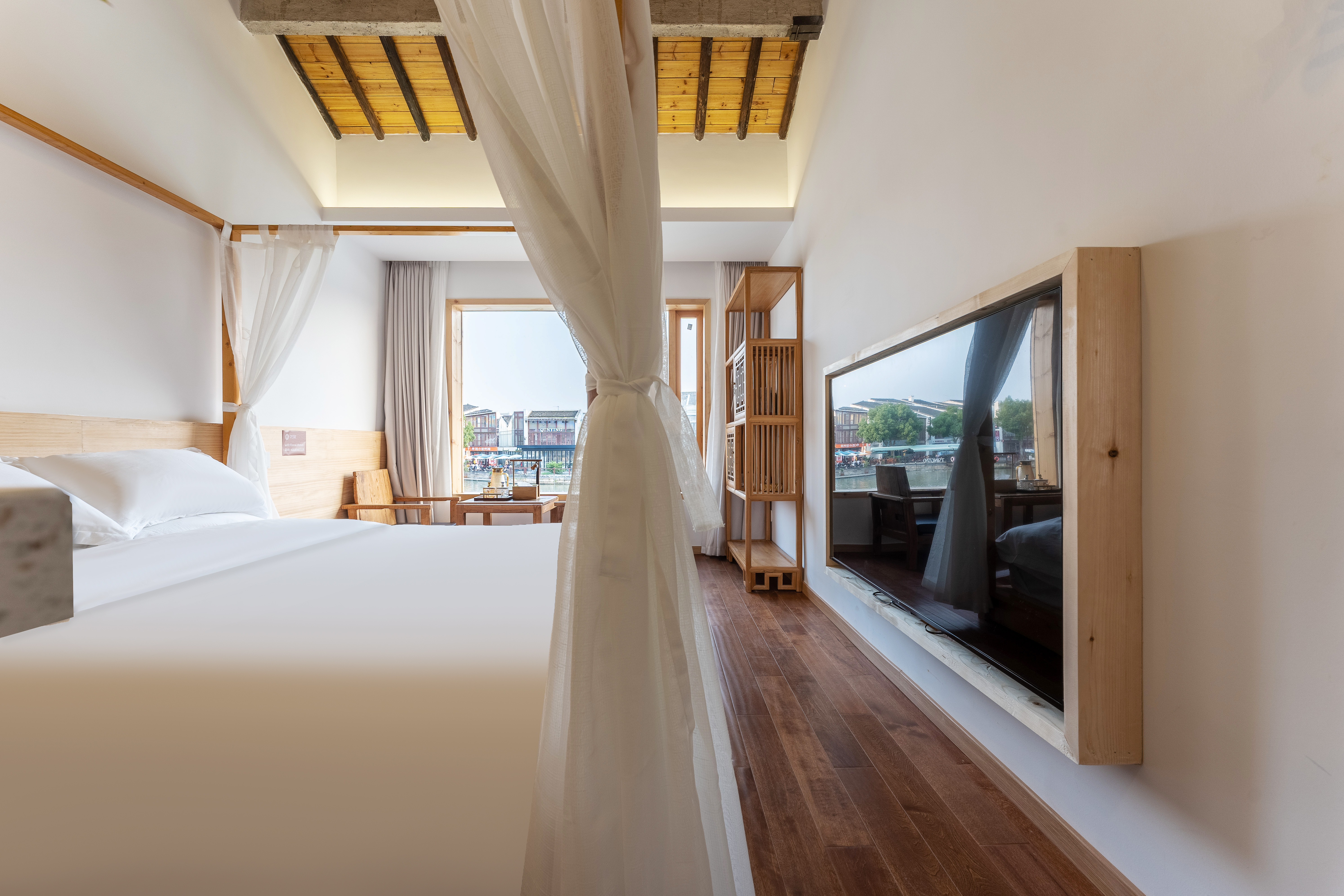 东井·大床房丨小冰箱+观景茶台+古桥河景