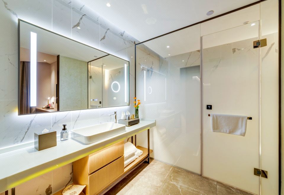 静享愉梦大床房（梦百合零压床垫+智能客控+无痕投屏）