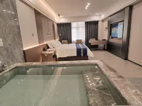 Qianjiang Hot Spring Hotel